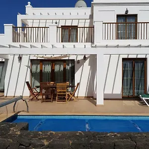 villa-papagayo-playa-blanca-lanzarote.in-canary-islands.com/
